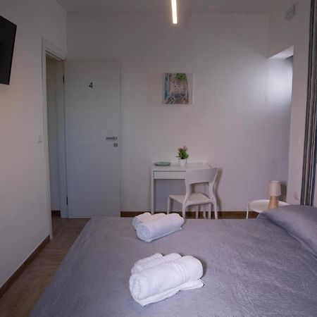 Largo Sicilia B&B อาโวลา ภายนอก รูปภาพ