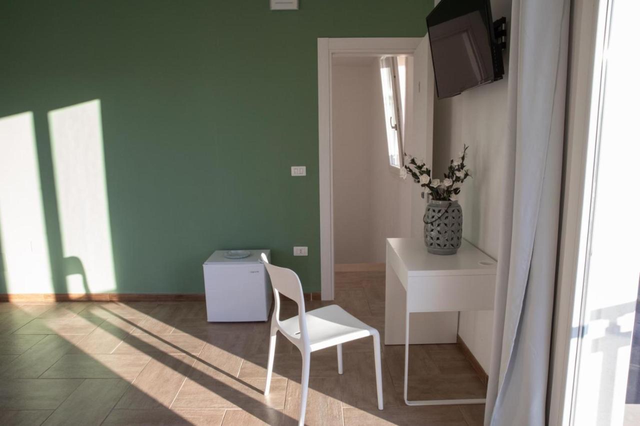 Largo Sicilia B&B อาโวลา ภายนอก รูปภาพ