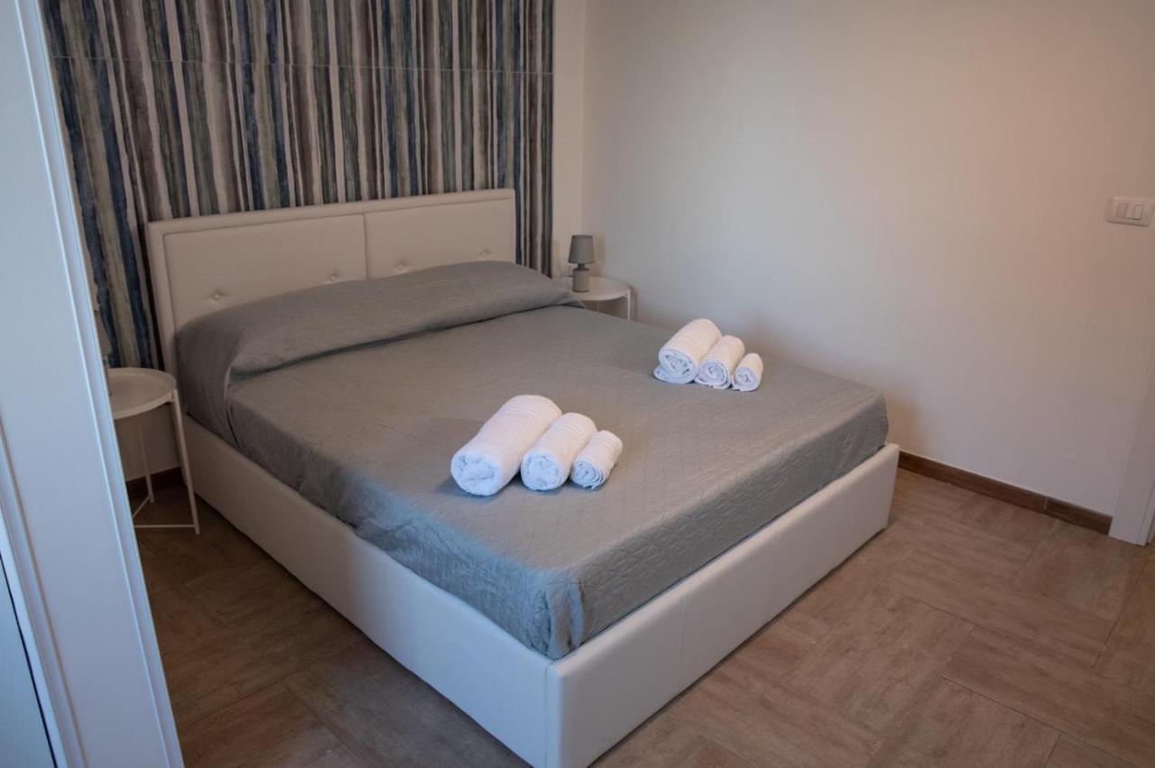 Largo Sicilia B&B อาโวลา ภายนอก รูปภาพ