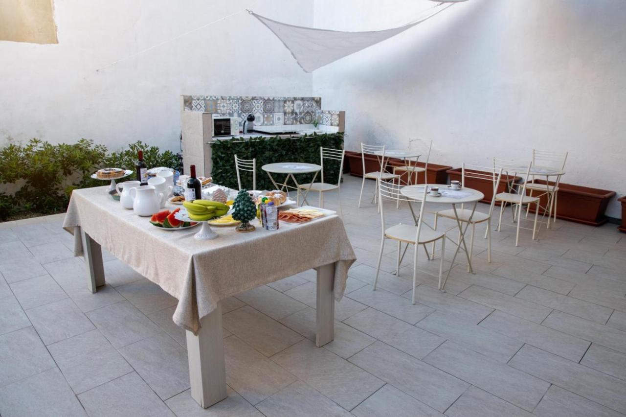 Largo Sicilia B&B อาโวลา ภายนอก รูปภาพ